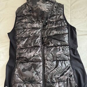 Calvin Klein Black & Gray Camouflage Quilted Puffer Vest